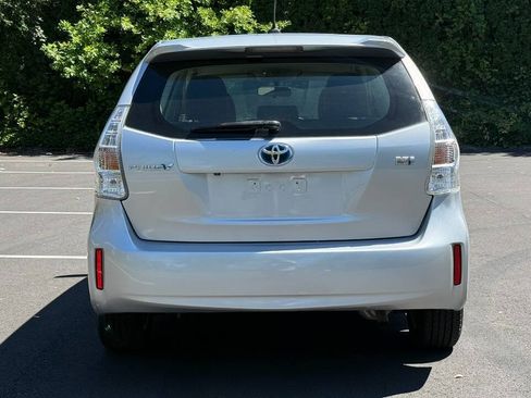 Used 2012 Toyota Prius V Three FWD image 10