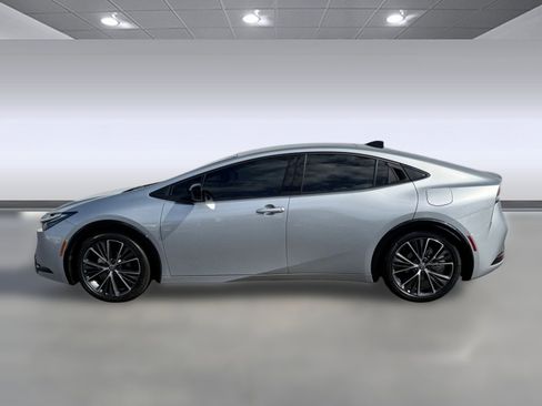 Used 2025 Toyota Prius Limited image 2