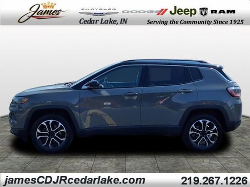 Used 2022 Jeep Compass Limited w/ Sun and Sound Group image 2