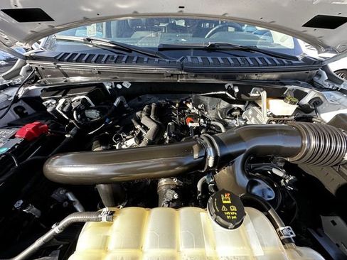 Certified 2022 Ford Expedition XLT image 32