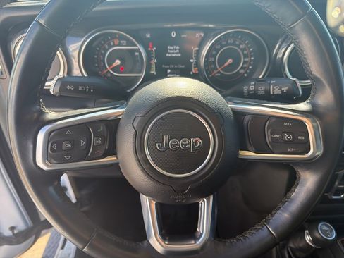 Used 2021 Jeep Wrangler Unlimited Sahara image 17