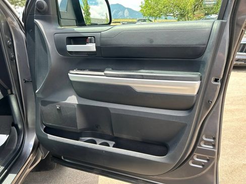 Used 2015 Toyota Tundra Limited w/ Limited Premium Package AWD/4WD image 11