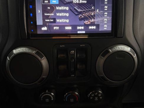 Used 2014 Jeep Wrangler Unlimited Sport w/ Quick Order Package 24S AWD/4WD image 27