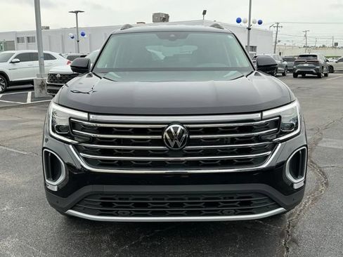 Certified 2025 Volkswagen Atlas SE w/ Black Wheel Package AWD/4WD image 8