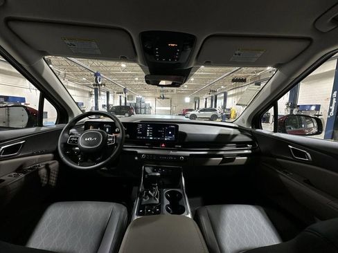 New 2026 Kia Carnival EX FWD image 34