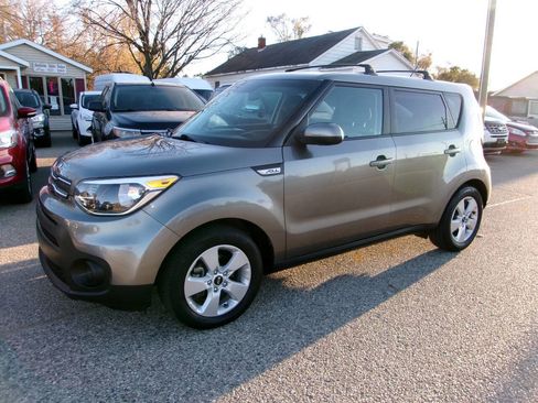 Used 2018 Kia Soul Base 4dr Crossover 6A image 1