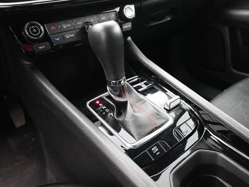 Used 2025 Jeep Compass Trailhawk image 27