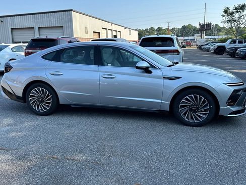 New 2025 Hyundai Sonata SEL image 6