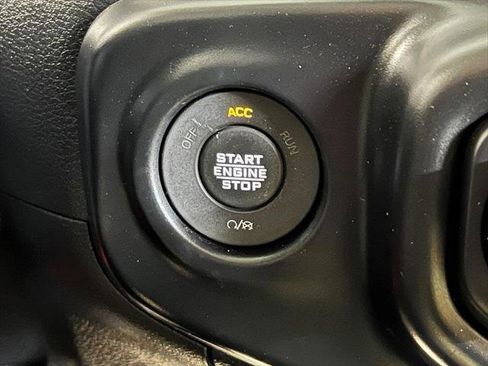 Certified 2021 Jeep Gladiator Overland w/ Cold Weather Group image 35