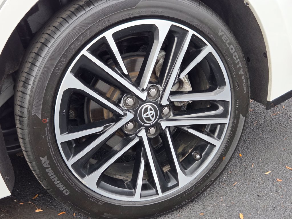 Used 2025 Toyota Camry XLE AWD/4WD image 17
