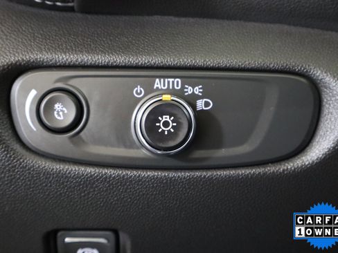 Used 2025 Chevrolet Blazer LT image 32