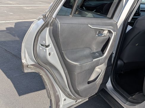 Used 2021 Toyota RAV4 XLE image 20