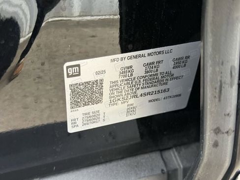 Used 2025 GMC Yukon XL Denali AWD/4WD image 34