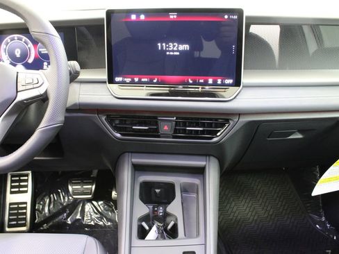 New 2026 Volkswagen Tiguan SE R-Line FWD image 21