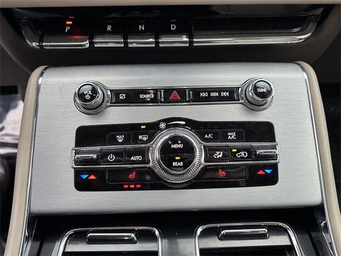 Certified 2023 Lincoln Aviator AWD w/ Premium Package image 24