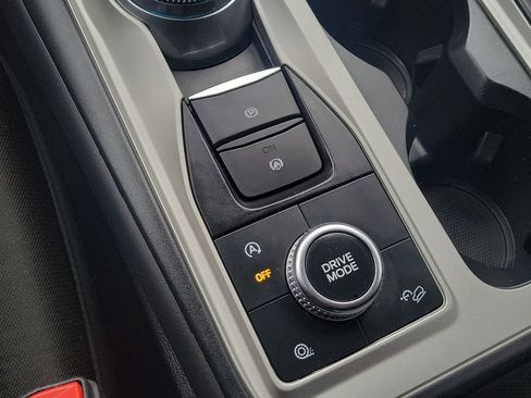 Used 2023 Ford Explorer XLT image 35