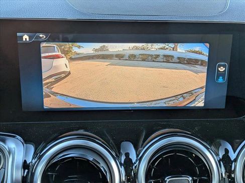 New 2026 Mercedes-Benz GLB 250 image 12