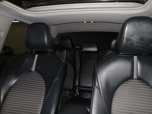Used 2020 Toyota Camry SE w/ Convenience Package FWD image 10