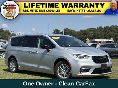 Used 2024 Chrysler Pacifica Touring-L