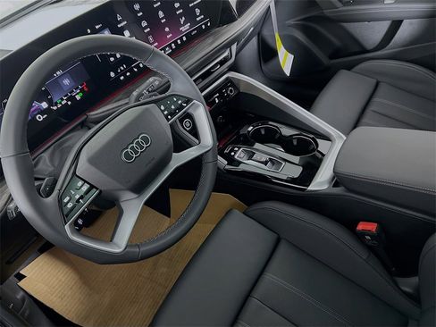 New 2025 Audi Q5 Premium Plus image 23