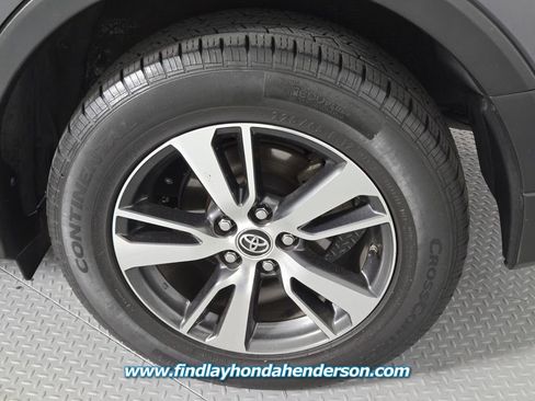 Used 2018 Toyota RAV4 XLE image 10