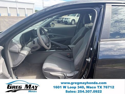 Used 2023 Hyundai Elantra SEL w/ Cargo Package FWD image 10