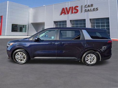 Used 2024 Kia Carnival LX image 10