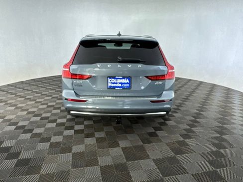 Used 2023 Volvo V60 B5 Cross Country Ultimate AWD/4WD image 8