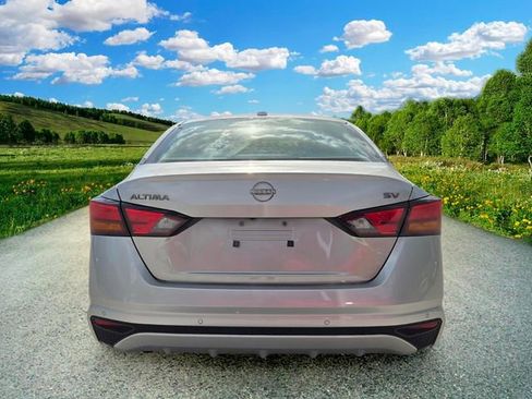 Used 2024 Nissan Altima 2.5 SV FWD image 5