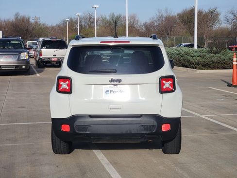 Used 2018 Jeep Renegade Altitude image 6