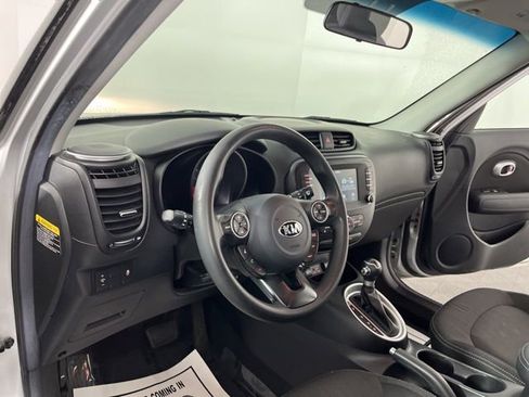 Used 2019 Kia Soul + image 18