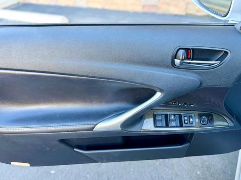 Used 2014 Lexus IS 250C w/ Luxury Package image 12
