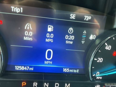 Used 2020 Ford Explorer XLT w/ Equipment Group 202A AWD/4WD image 14