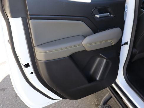 Used 2026 Chevrolet Colorado ZR2 image 32