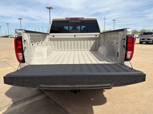 New 2026 GMC Sierra 1500 SLE w/ Preferred Package image 19