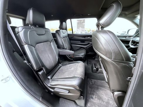 Certified 2024 Jeep Grand Cherokee L Altitude image 18