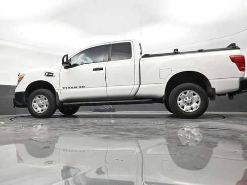 Used 2017 Nissan Titan S AWD/4WD image 21