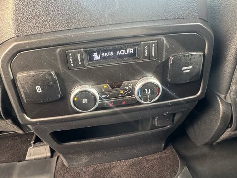 Used 2021 Ford Expedition Limited image 12