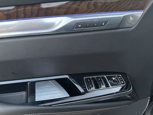 Used 2025 Cadillac Escalade Premium Luxury Platinum image 12