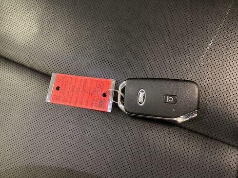 Used 2021 Kia Telluride S image 33