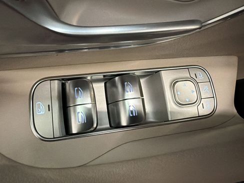 Certified 2025 Mercedes-Benz GLS 450 4MATIC image 20