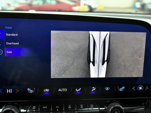 Used 2024 Chevrolet Blazer EV LT image 25