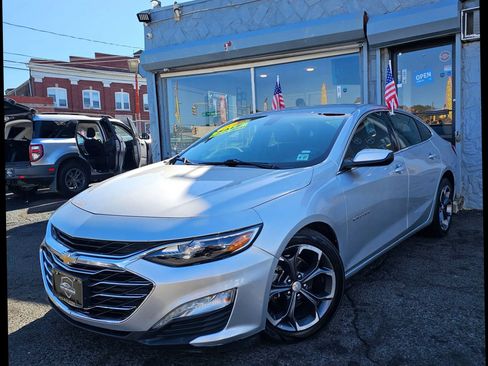 Used 2022 Chevrolet Malibu LT image 4