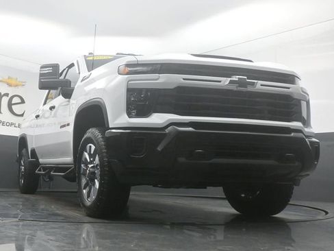 Used 2025 Chevrolet Silverado 2500 Custom w/ Custom Value Package AWD/4WD image 3