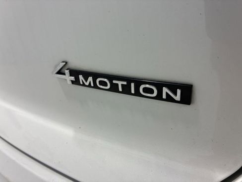 Used 2023 Volkswagen Atlas Cross Sport SEL R-Line AWD/4WD image 8