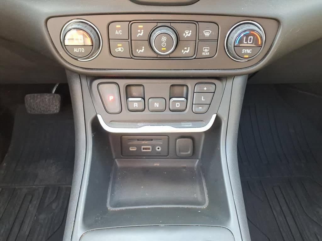 Used 2021 GMC Terrain SLT w/ Infotainment Package II AWD/4WD image 31