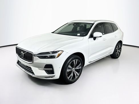 Used 2022 Volvo XC60 B5 Inscription w/ Advanced Package FWD image 3