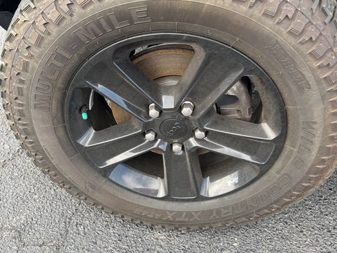 Used 2022 Jeep Wrangler Unlimited Sahara image 10