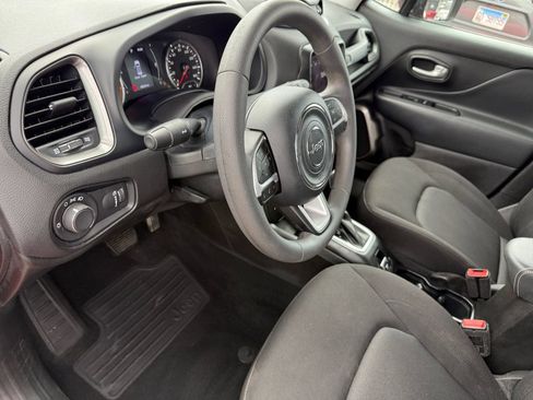 Used 2023 Jeep Renegade Latitude AWD/4WD image 27