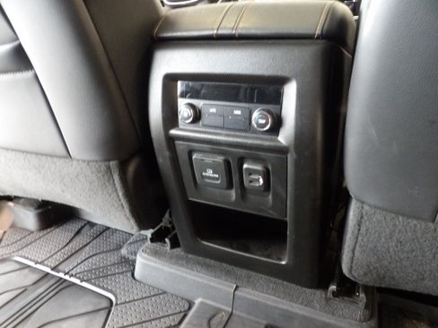 Used 2021 Chevrolet Traverse RS AWD/4WD image 26